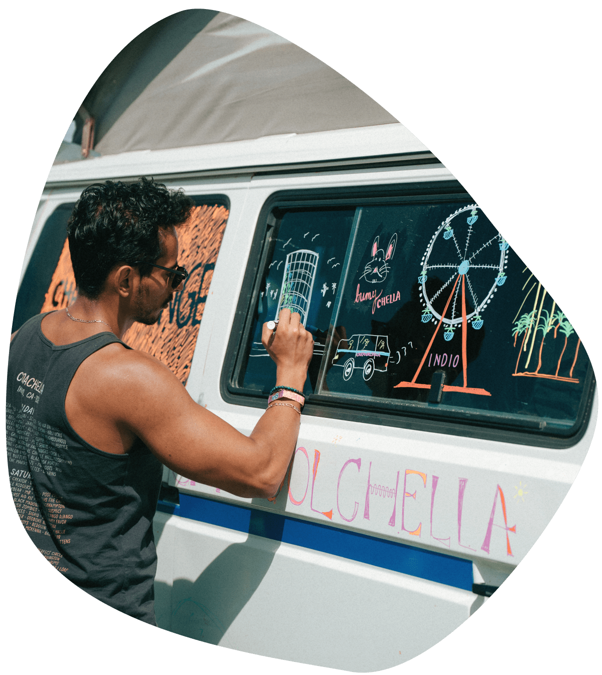Coachella fan decorating van for Carpoolchella