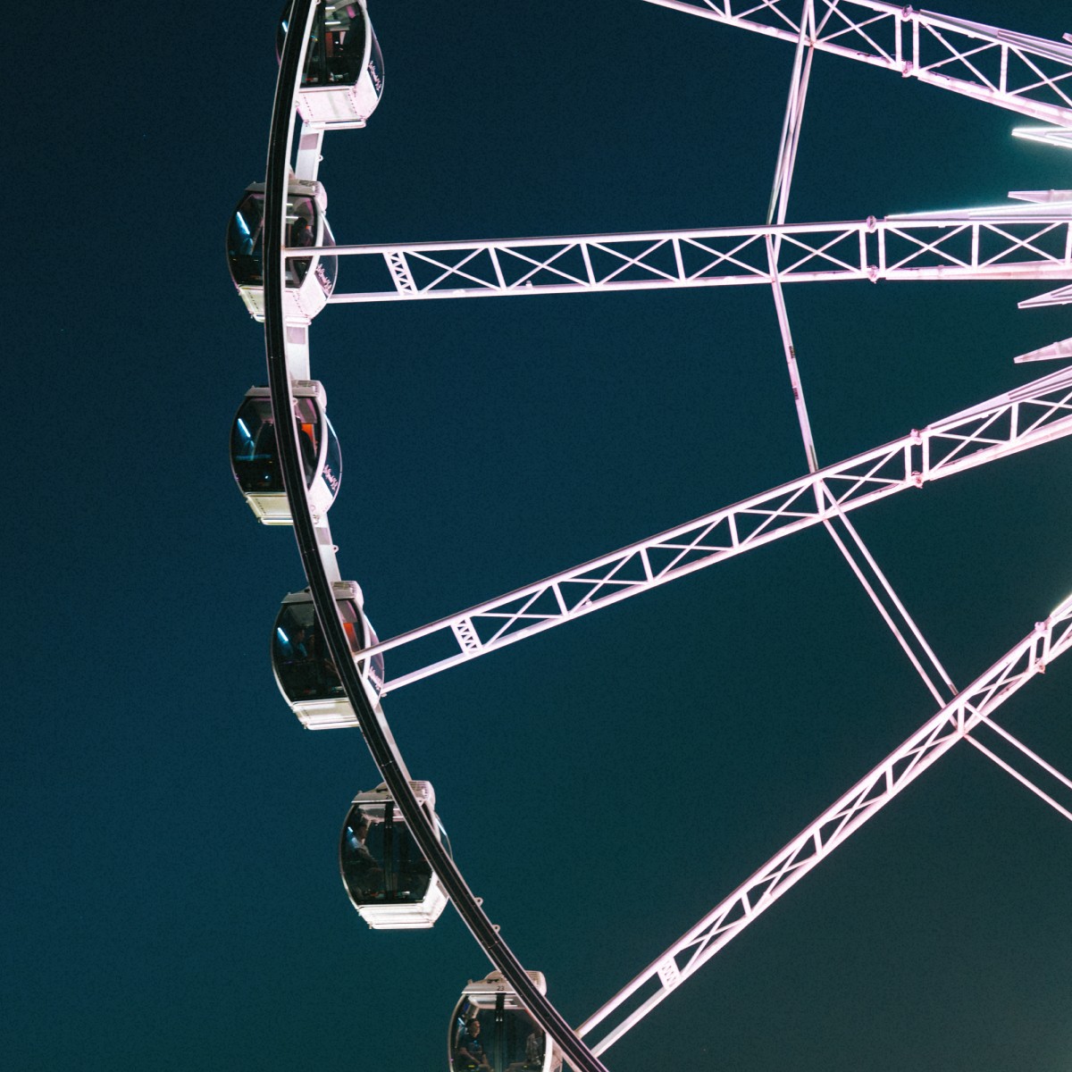 Ferris wheel close up photo